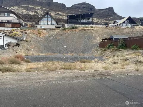 875 SW Boyer, Quincy, WA 98848