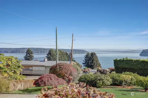 7018 Soundview Dr, Gig Harbor, WA 98335