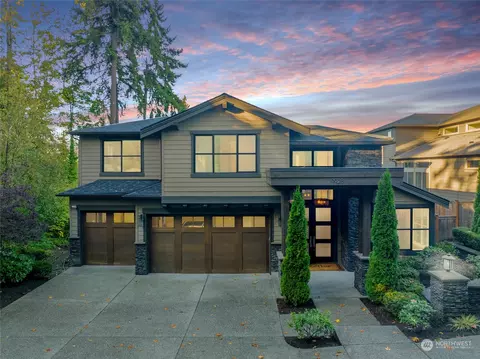 9928 SE 7th Ct, Bellevue, WA 98004