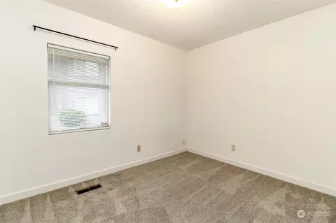 665 Myrtine St, Enumclaw, WA 98022 photo 12