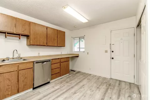 665 Myrtine St, Enumclaw, WA 98022 photo 9