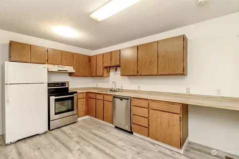 665 Myrtine St, Enumclaw, WA 98022 photo 8