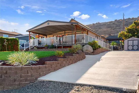 560 W Entiat Dr, Orondo, WA 98843