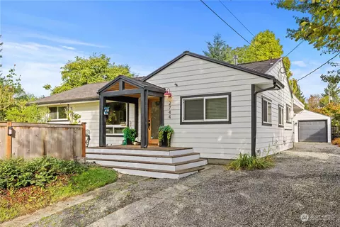 2744 NE 95th St, Seattle, WA 98115