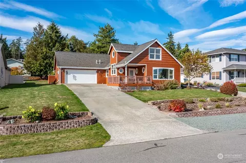 704 Krueger St, Coupeville, WA 98239