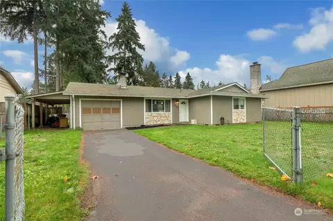 8823 Quinault Loop NE, Olympia, WA 98516