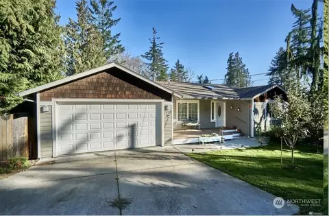 1435 Graham Dr, Camano Island, WA 98282