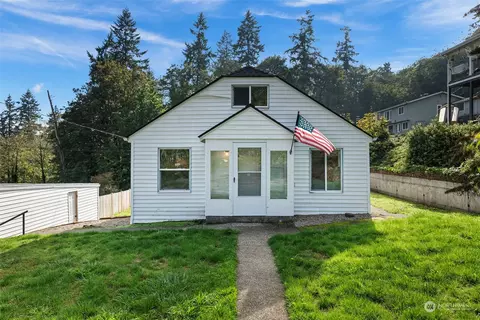 2905 NE Alder St, Bremerton, WA 98310