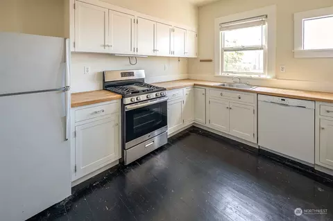 317 E Thomas St, Seattle, WA 98102 photo 12