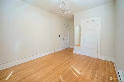 317 E Thomas St, Seattle, WA 98102 photo 16