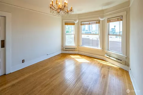 317 E Thomas St, Seattle, WA 98102 photo 9