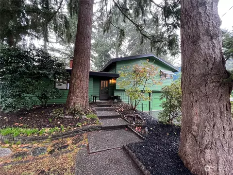 12110 NE 64th St, Kirkland, WA 98033