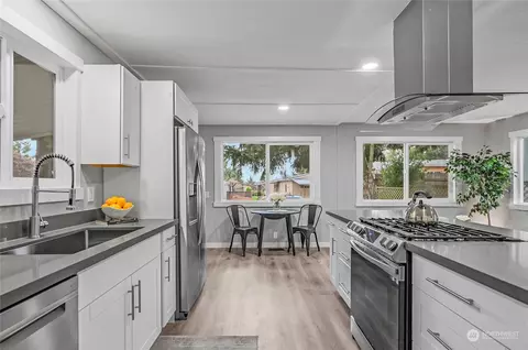 18910 128th Pl NE, Bothell, WA 98011 photo 2