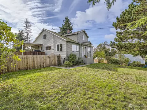2639 SW 106th St, Seattle, WA 98146