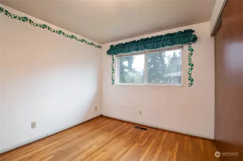 1347 E Maple St, Kent, WA 98030 photo 13