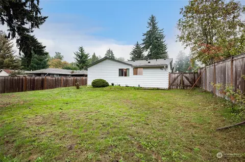1347 E Maple St, Kent, WA 98030 photo 17