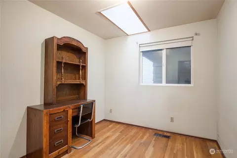 1347 E Maple St, Kent, WA 98030 photo 14
