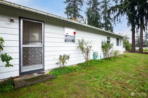 1347 E Maple St, Kent, WA 98030 photo 16