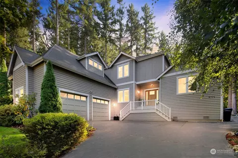5771 NE Ravenswood Ct, Bainbridge Island, WA 98110