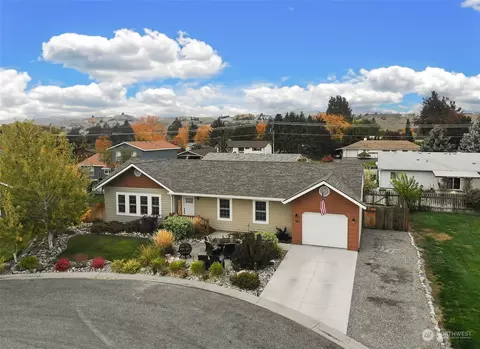703 Paintbrush Ln, Omak, WA 98841