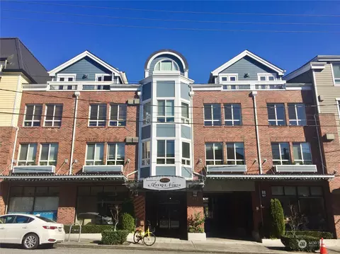 812 5th Ave N #301, Seattle, WA 98109