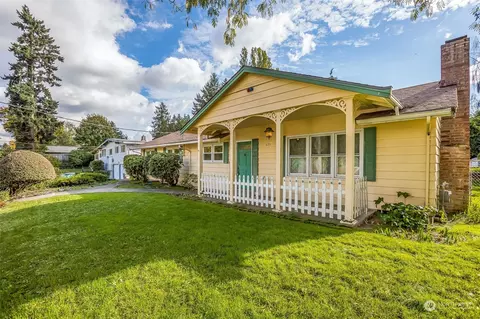 635 SW 130th St, Burien, WA 98146