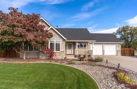 1800 Story Ln, Wenatchee, WA 98801
