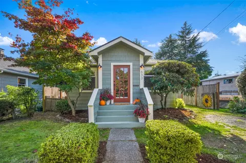 633 NW 75th St, Seattle, WA 98117