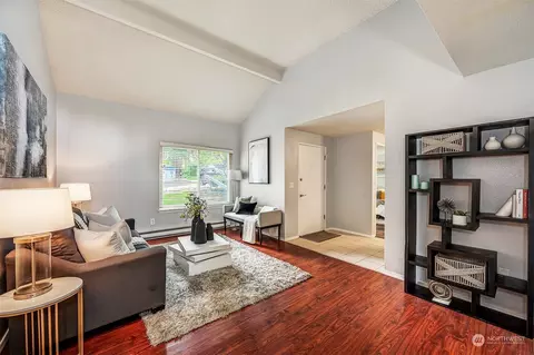 4308 NE Sunset Blvd #Q1, Renton, WA 98059