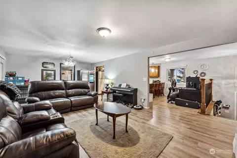 21015 Wright Rd E, Spanaway, WA 98387 photo 4