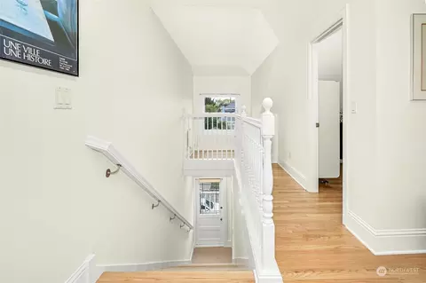 2308 11th Ave E, Seattle, WA 98102 photo 25