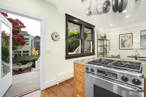 2308 11th Ave E, Seattle, WA 98102 photo 13