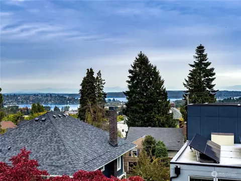 2308 11th Ave E, Seattle, WA 98102 photo 32