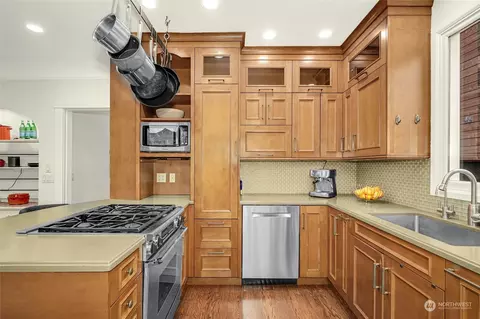 2308 11th Ave E, Seattle, WA 98102 photo 12