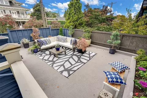 2308 11th Ave E, Seattle, WA 98102 photo 3
