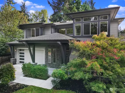6713 117th Ave NE, Kirkland, WA 98033