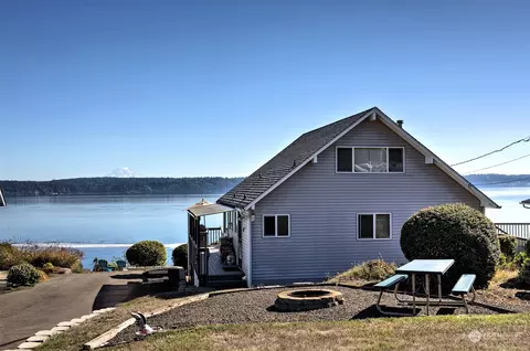 41 E Grape Dr, Grapeview, WA 98546