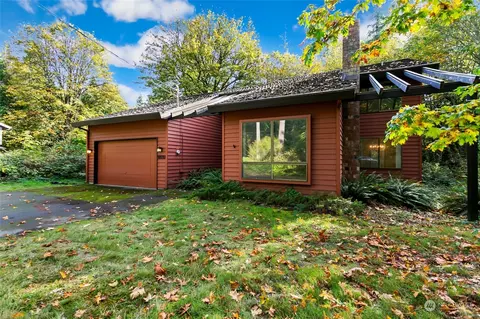 18121 NE 196th St, Woodinville, WA 98077
