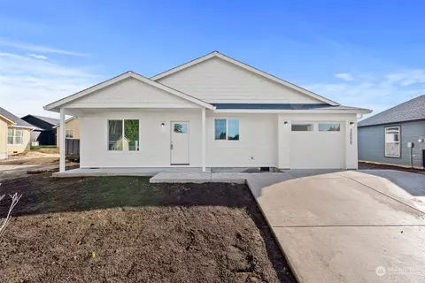 3000 Orange Ct, Winlock, WA 98596