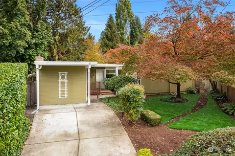 12416 NE 112th St, Kirkland, WA 98033