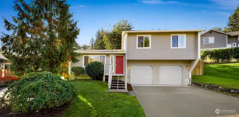 9826 6th Pl SE, Lake Stevens, WA 98258
