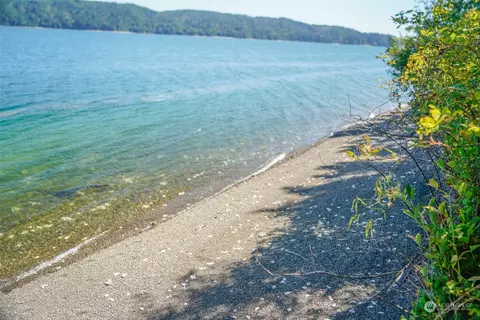 25313 N Us Hwy 101, Hoodsport, WA 98548