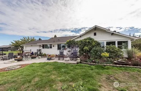 100 Victoria View St, Sequim, WA 98382