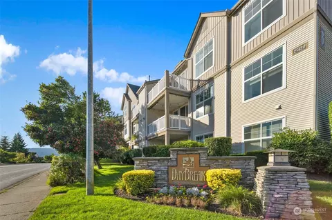 23420 SE Black Nugget Rd #C201, Issaquah, WA 98029