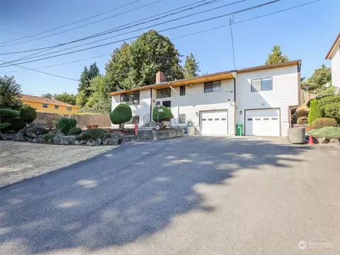 5479 25th Ave S, Seattle, WA 98108