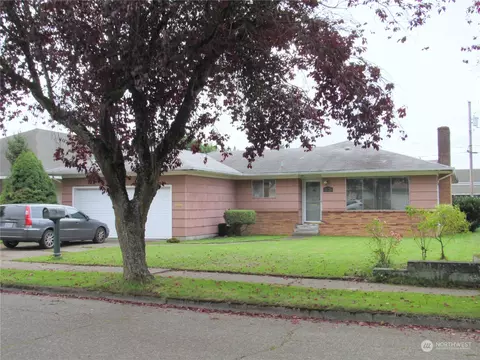3025 Louisiana St, Longview, WA 98632