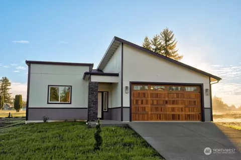2112 Hawks View Ln, Winlock, WA 98596