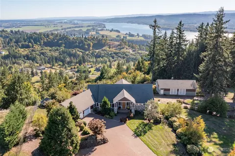 206 Pebble Ln, Kalama, WA 98625