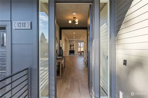 1218 N 35th, Renton, WA 98056