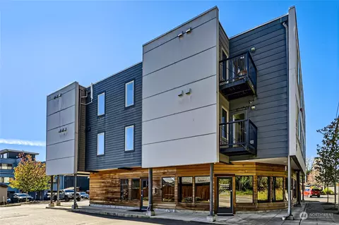 6219 NE 181st St #203, Kenmore, WA 98028
